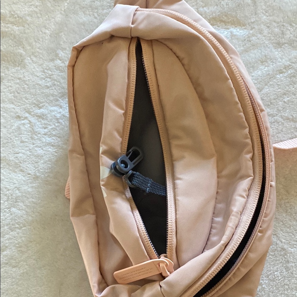 Adidas Fanny pack - Picture 4 of 5